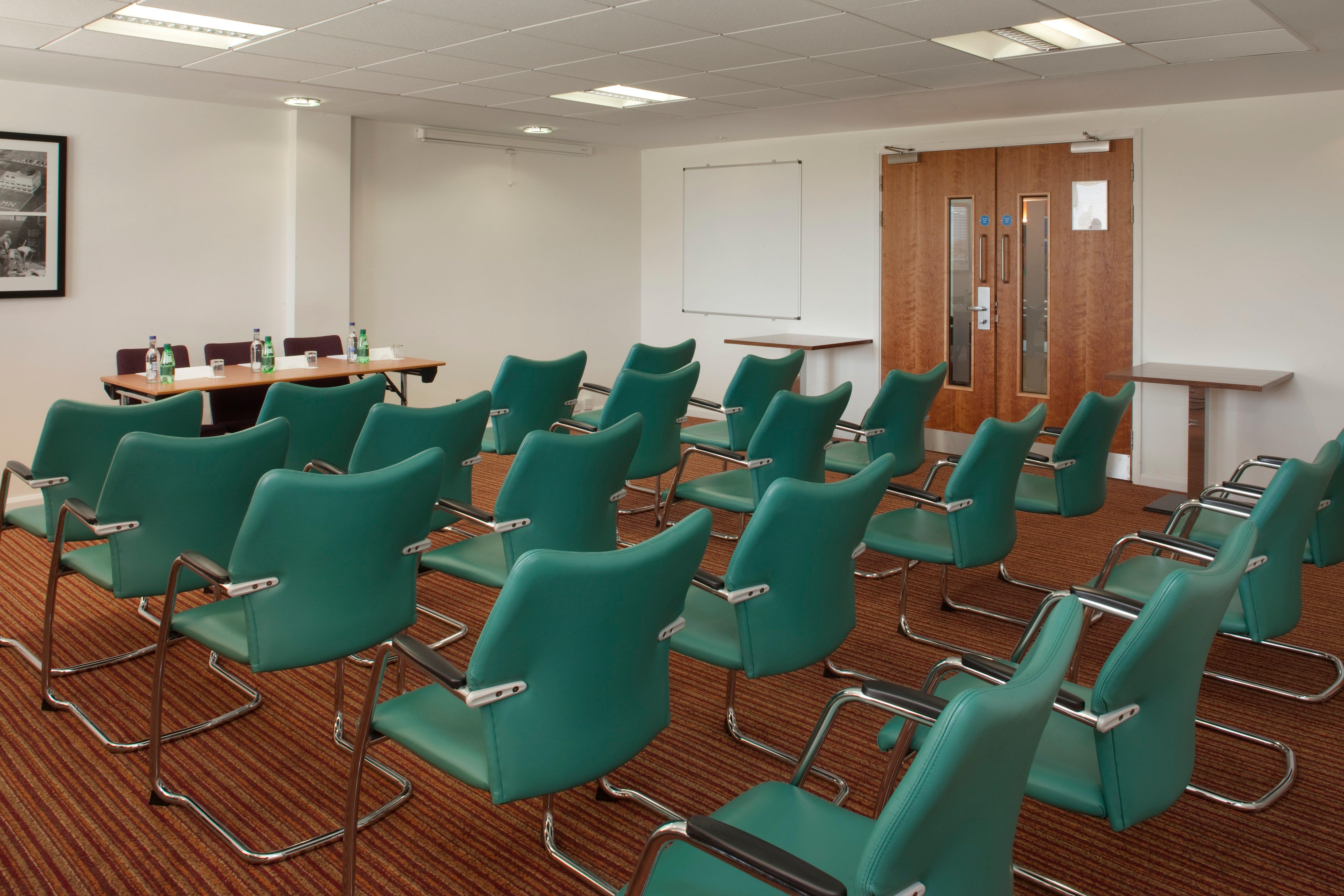 Holiday Inn Express Ramsgate - Minster By Ihg Екстер'єр фото