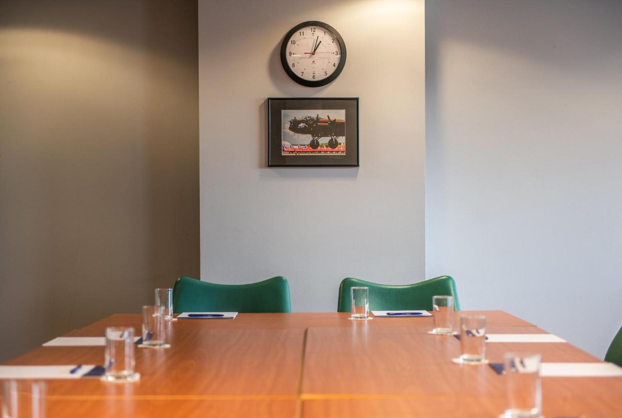 Holiday Inn Express Ramsgate - Minster By Ihg Екстер'єр фото